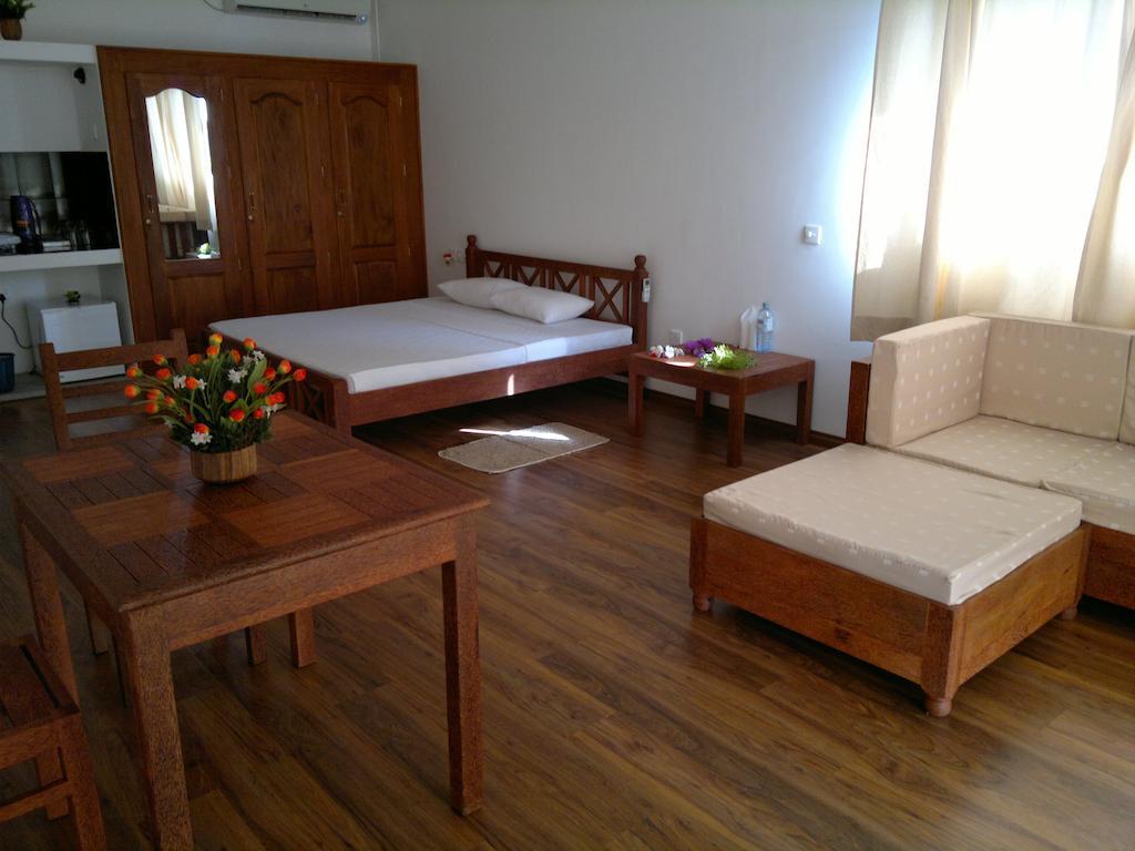 Thumbelina Apartments & Hotel Aluthgama Extérieur photo