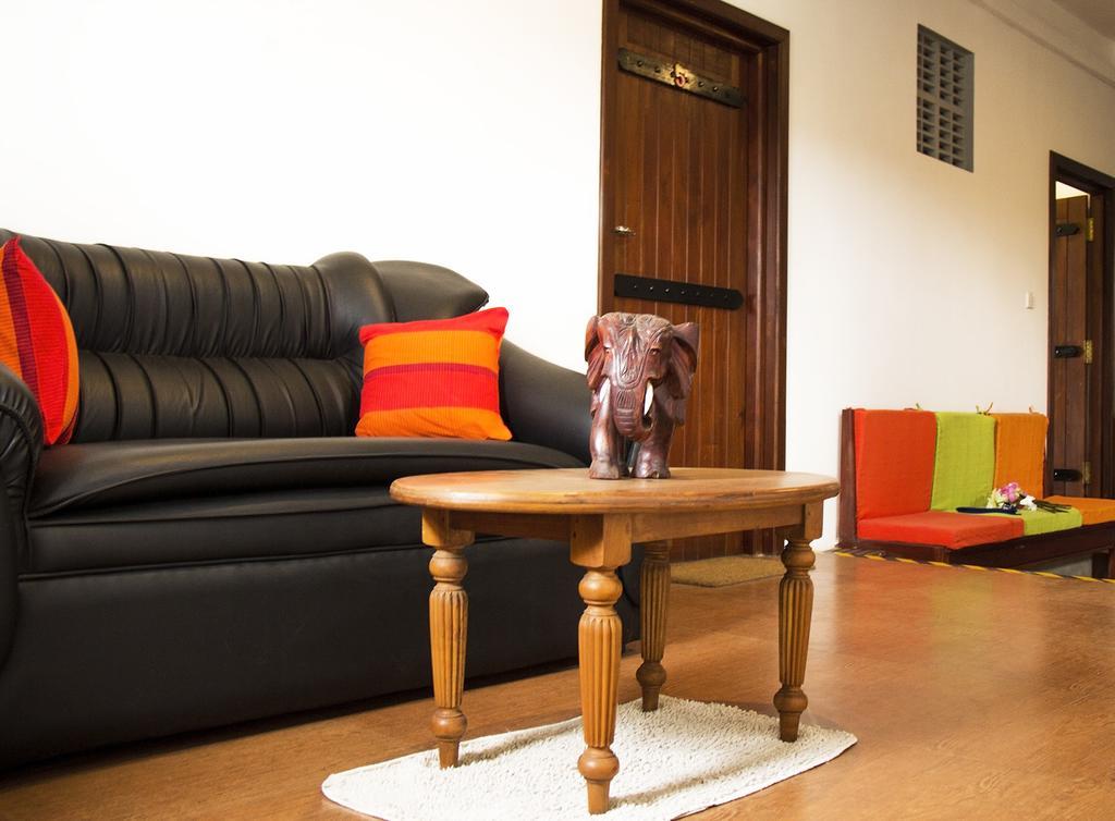 Thumbelina Apartments & Hotel Aluthgama Extérieur photo