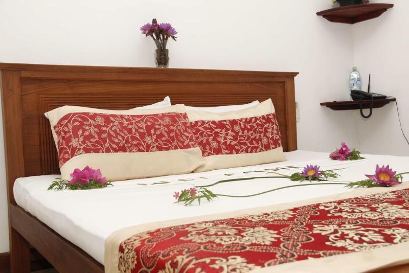 Thumbelina Apartments & Hotel Aluthgama Extérieur photo