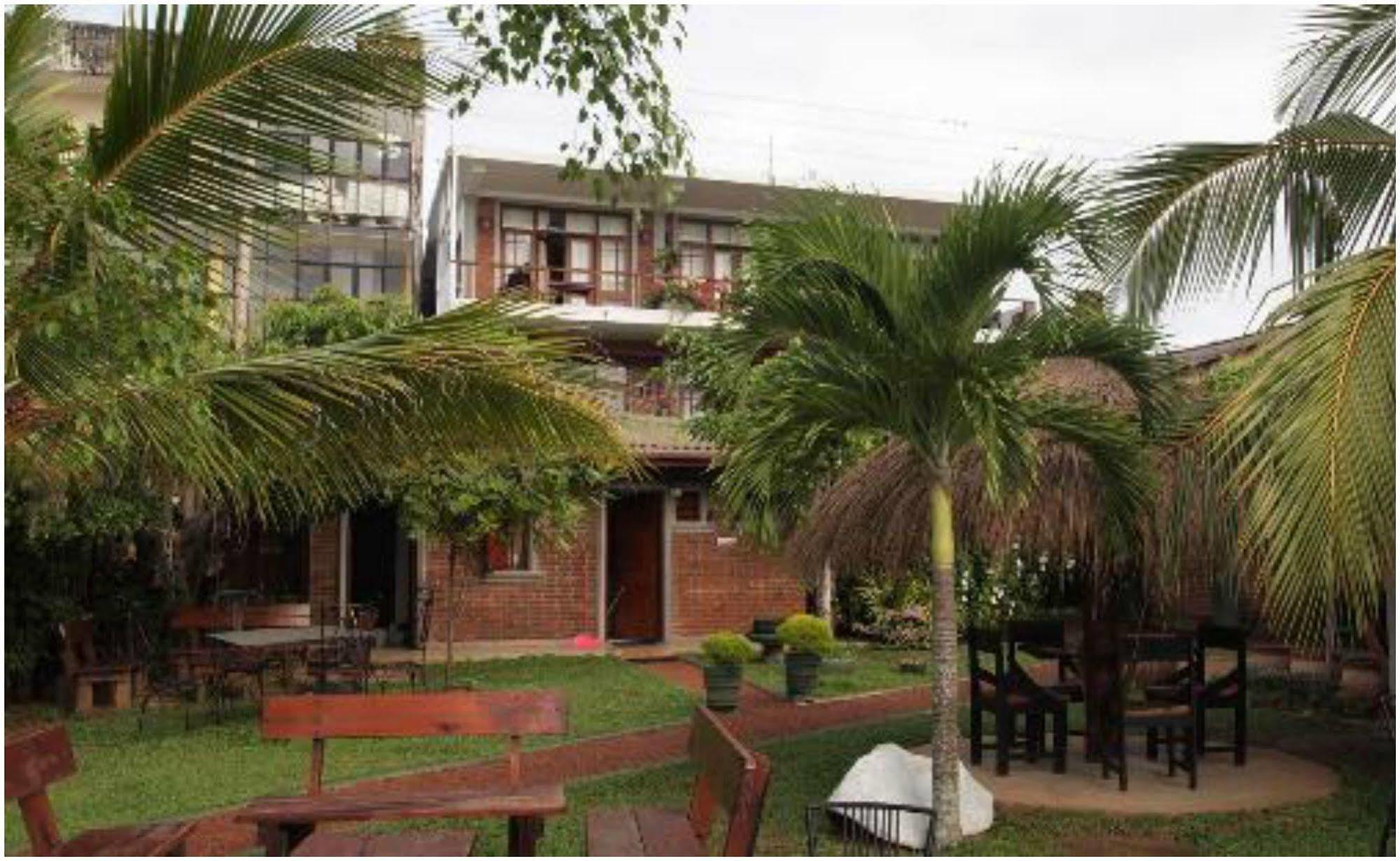 Thumbelina Apartments & Hotel Aluthgama Extérieur photo
